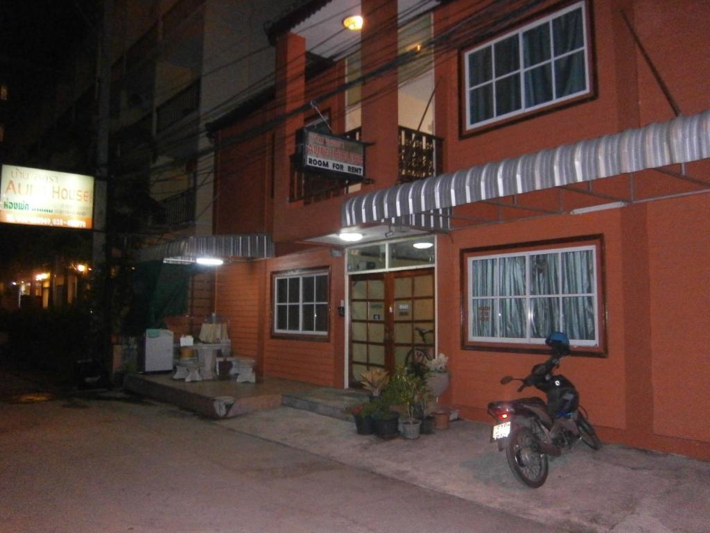 Hotel Aura House Pattaya Exterior foto