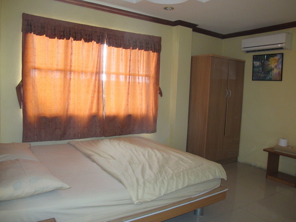 Hotel Aura House Pattaya Exterior foto