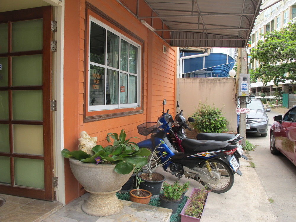 Hotel Aura House Pattaya Exterior foto